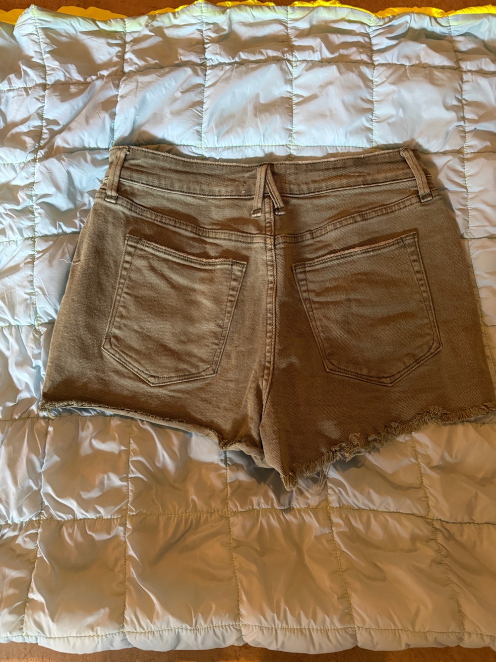 EUC Good American Olive Army Green Denim shorts size 6/28 - Picture 3 of 3